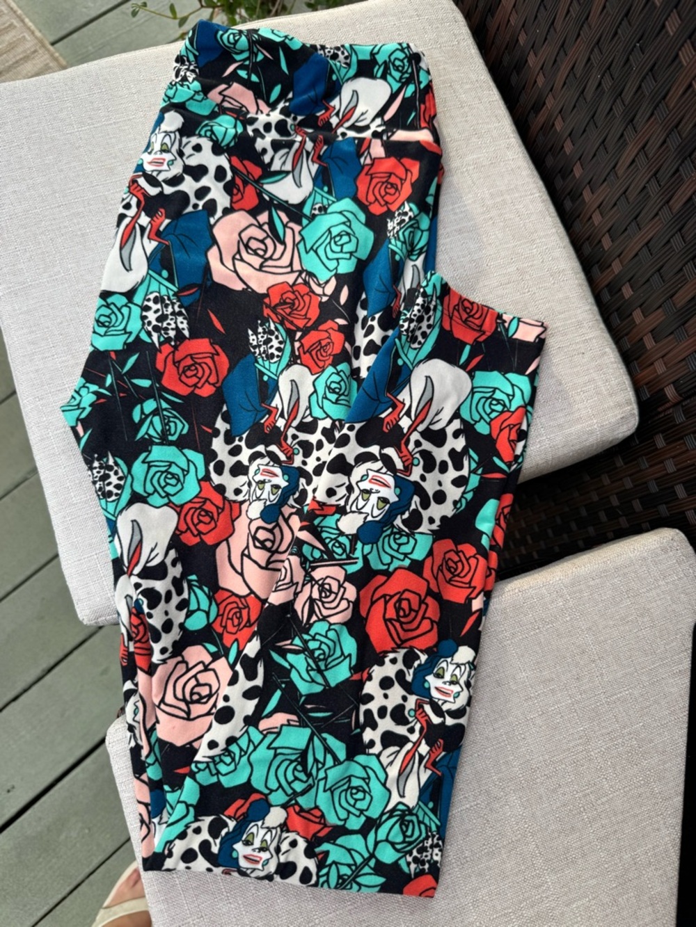 X😻LuLaRoe Teal, Red, Pink & White Floral Cruella 101 Dalmation Print